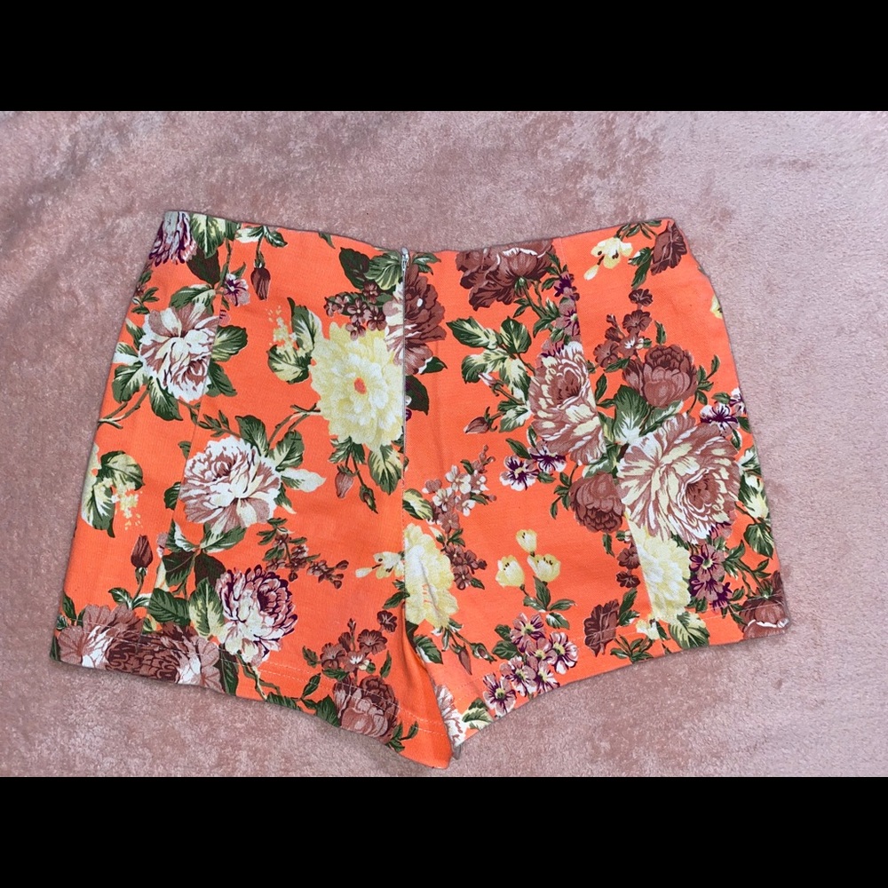 Floral Shorts - Picture 2 of 2